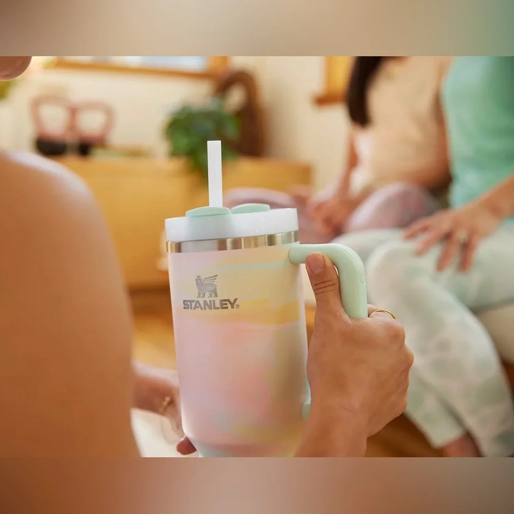 🎉LAST CHANCE🎉 Stanley 40 oz. Quencher H2.0 FlowState Tumbler Warm Serene - Picture 9 of 12